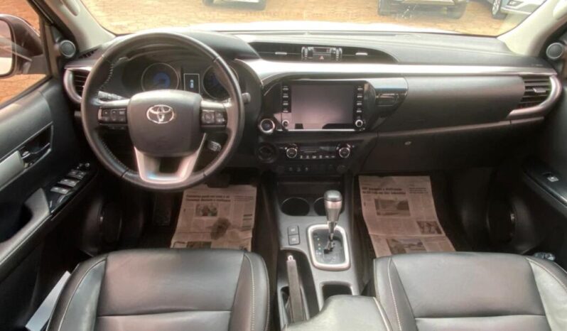 Toyota Hilux completo