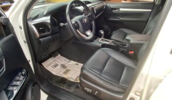 Toyota Hilux completo