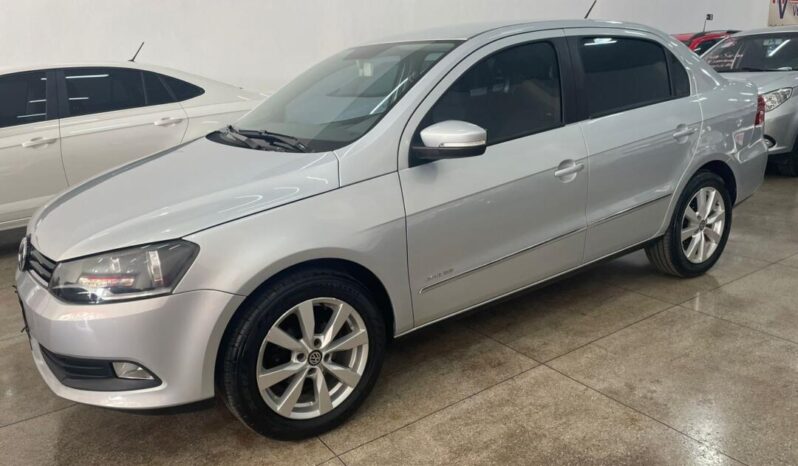 Volkswagen Voyage completo