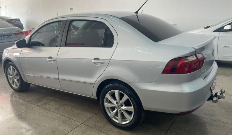 Volkswagen Voyage completo