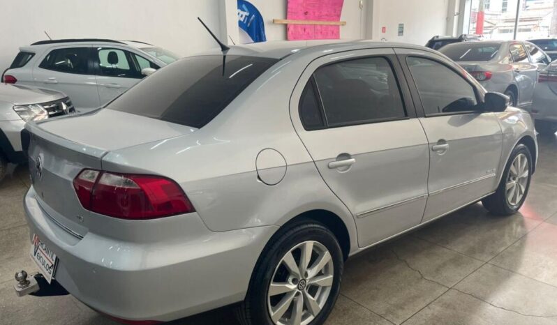 Volkswagen Voyage completo