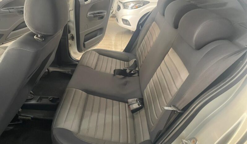 Volkswagen Voyage completo
