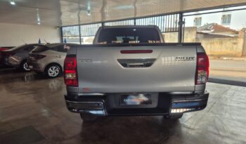 Toyota Hilux completo