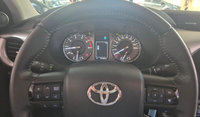 Toyota Hilux completo
