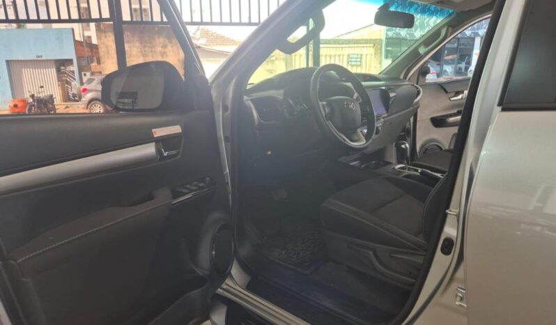 Toyota Hilux completo