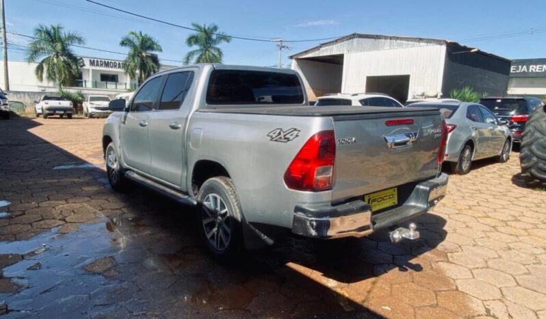 Toyota Hilux completo