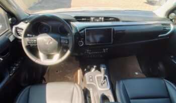 Toyota Hilux completo
