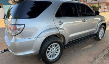 Toyota Hilux SW4 completo