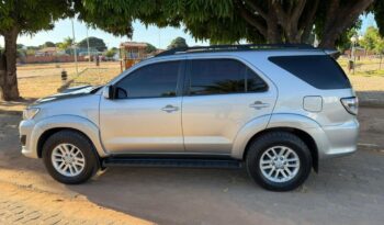 Toyota Hilux SW4 completo