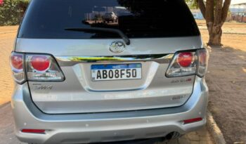 Toyota Hilux SW4 completo
