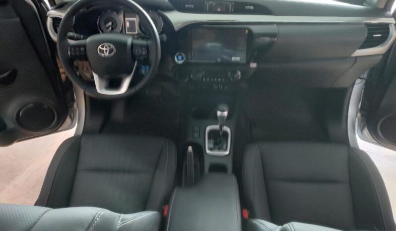Toyota Hilux completo