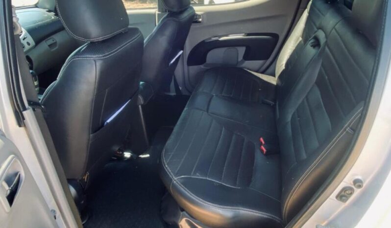 Mitsubishi L200 completo
