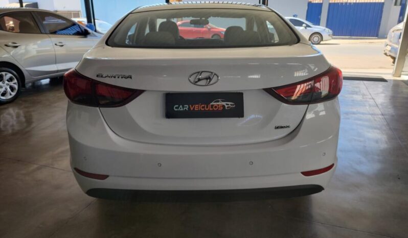 Hyundai Elantra completo