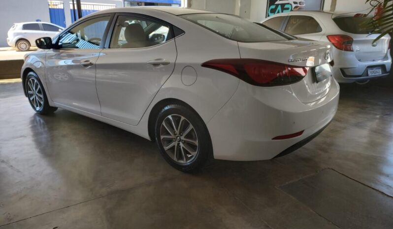 Hyundai Elantra completo