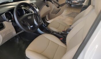 Hyundai Elantra completo