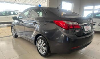 Hyundai HB20S completo