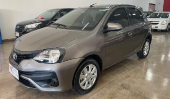 Toyota Etios completo