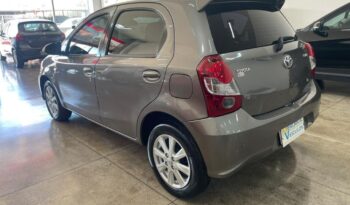 Toyota Etios completo
