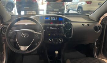 Toyota Etios completo