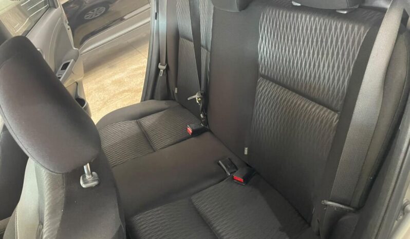 Toyota Etios completo