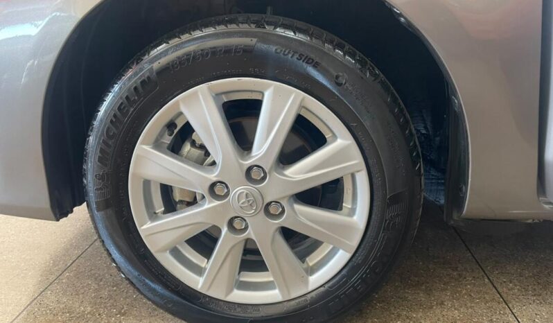 Toyota Etios completo