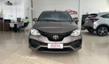 Toyota Etios completo