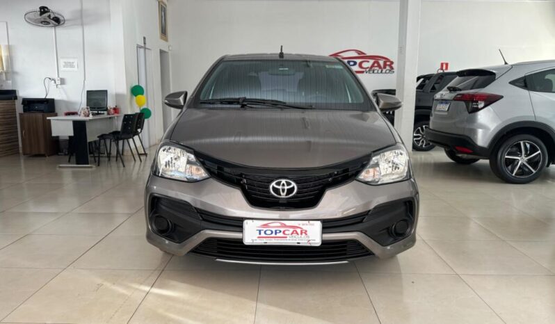 Toyota Etios completo