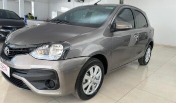 Toyota Etios completo