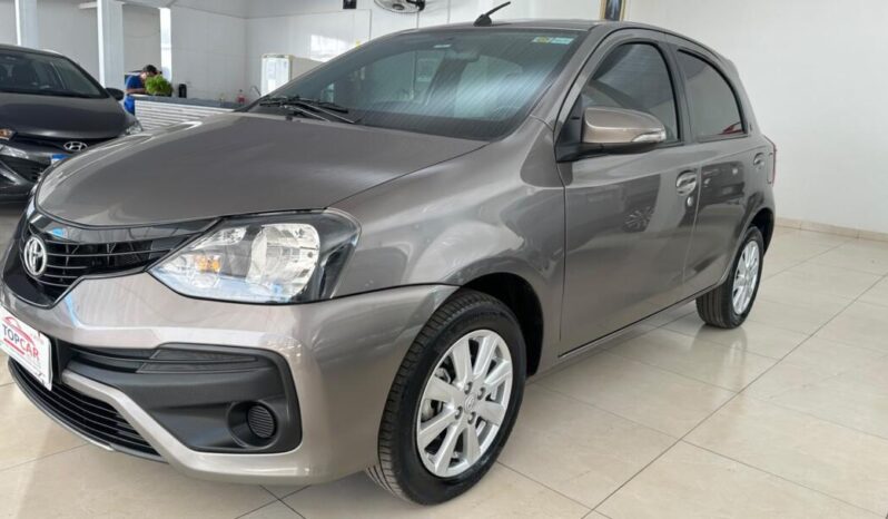 Toyota Etios completo