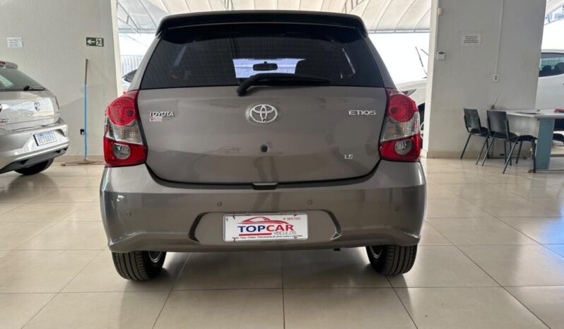 Toyota Etios completo