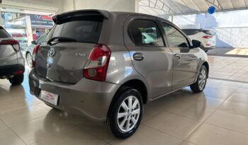 Toyota Etios completo