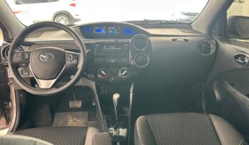 Toyota Etios completo
