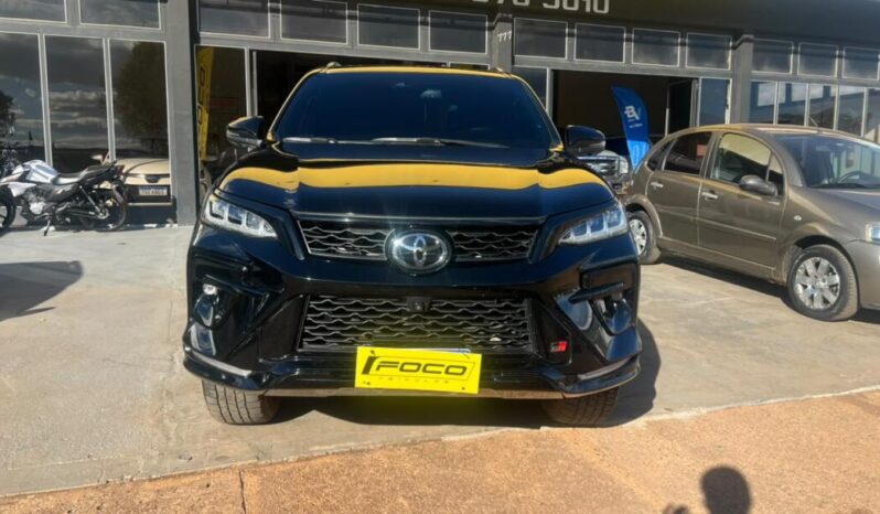Toyota Hilux SW4 completo