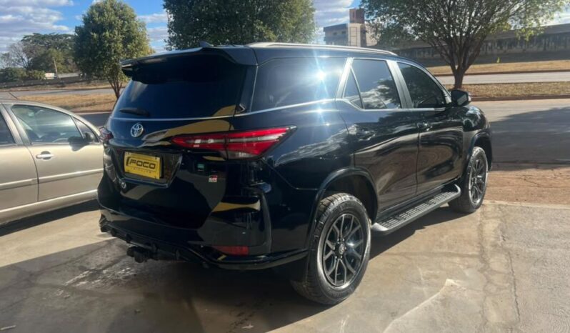 Toyota Hilux SW4 completo