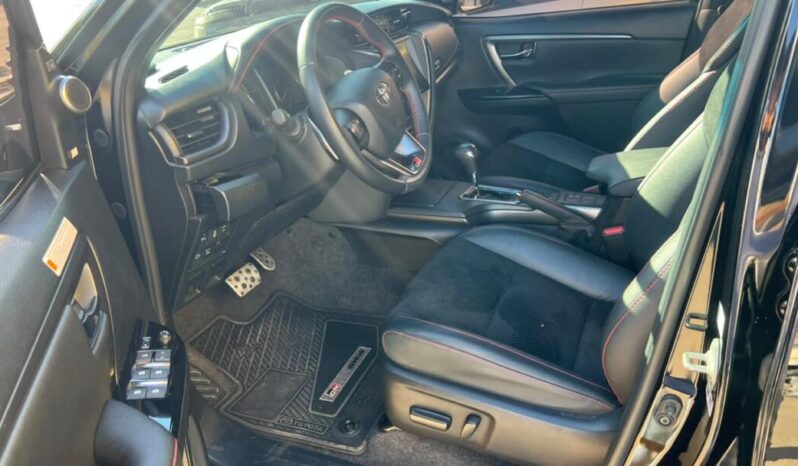 Toyota Hilux SW4 completo