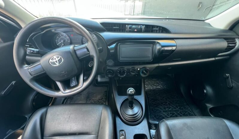 Toyota Hilux completo