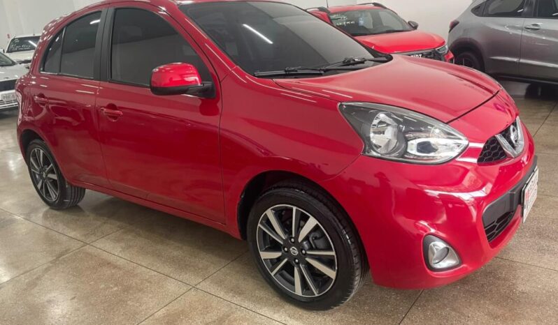 Nissan March completo