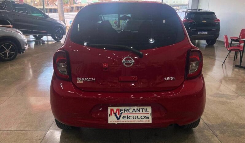 Nissan March completo