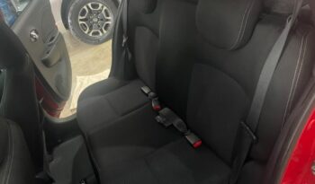 Nissan March completo