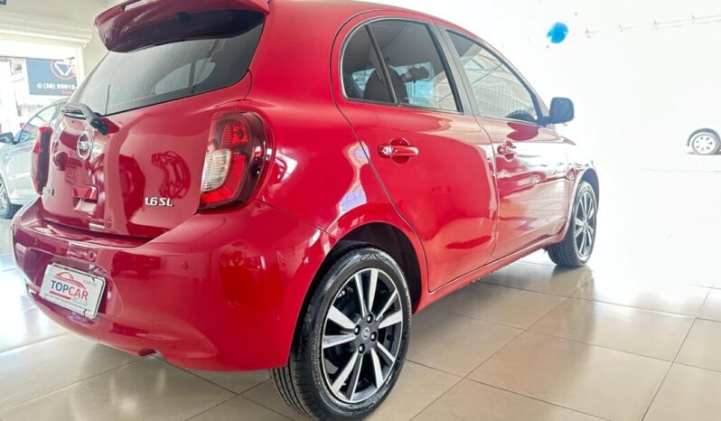 Nissan March completo