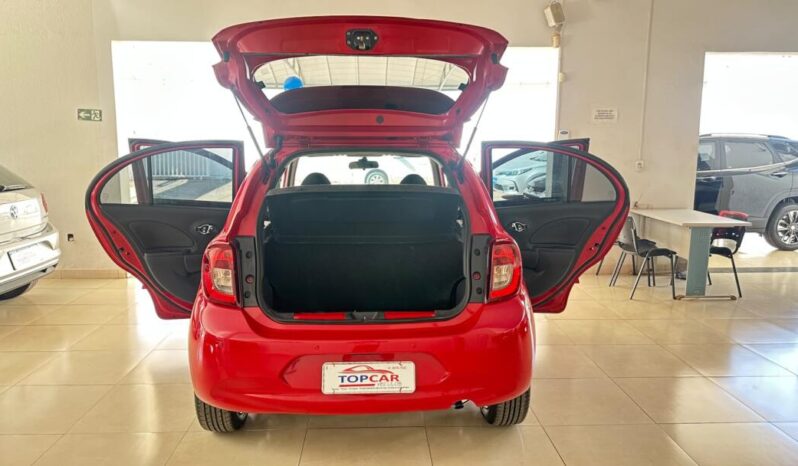 Nissan March completo