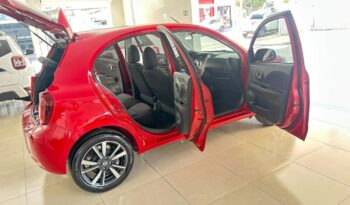 Nissan March completo