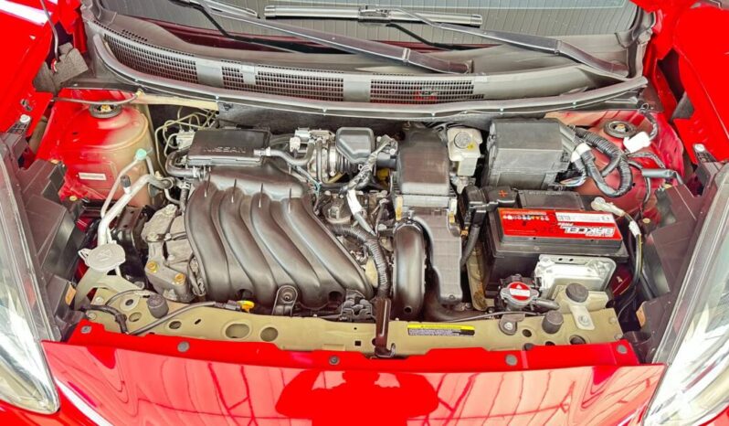 Nissan March completo