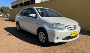 Toyota Etios completo