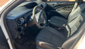 Toyota Etios completo