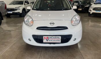 Nissan March completo