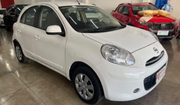 Nissan March completo