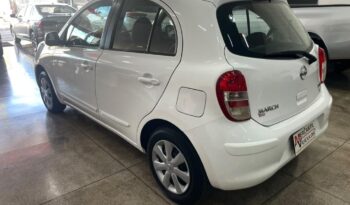 Nissan March completo