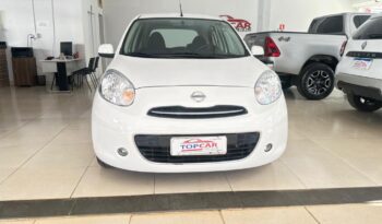 Nissan March completo