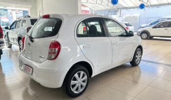 Nissan March completo